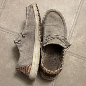 Women’s Wendy hey dude shoes